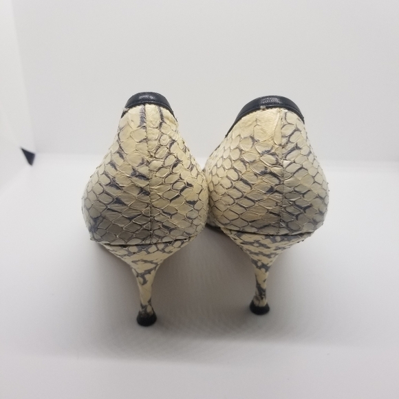 Miu Miu cream and gray snakeskin pointed toe pumps EU 37.5 - Picture 10 of 15